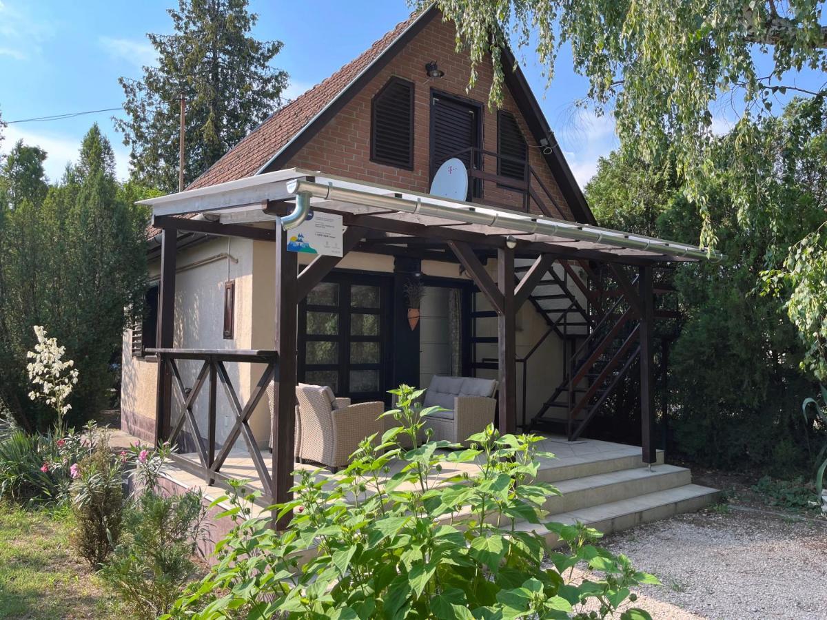 Aranypart Vendeghaz - Tiszakecske Villa Exterior photo